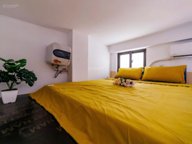 Bán nhà 3 tầng MP Đê La Thành DT 90m2 MT 4.5m, giá 28 tỷ