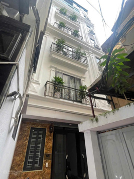 Bán nhà ngõ 58 Đào Tấn Ba Đình mặt ngõ DT 36m2 x 6 tầng thang máy. Giá 8.85 tỷ thương lượng mạnh