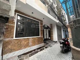 Bán tòa CCMN tại Đội Cấn - Ba Đình - Hà Nội mới 100% 8 tầng thang máy, có hầm oto cách nhà 50m