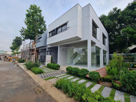 Cần bán nhà riêng tại Bình Dương, diện tích 108m2, sổ riêng