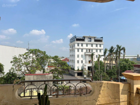 Chính chủ cần bán nhà 3 tầng mặt đường Hùng Vương, Hồng Bàng, diện tích 291m2 - giá chỉ: 7.6 tỷ