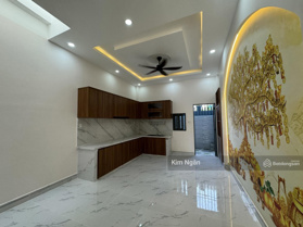 Có sao bán vậy! Bán nhà 1 trệt 1 lầu, 3PN, 3WC ngay KCN Cầu Tràm. Giá chỉ 2 tỷ 280/ 110m2 còn TL