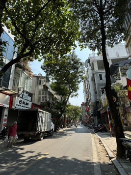 Giá đầu tư lãi ngay thời điểm mua - Toà VP 8 tầng MP Yên Phụ cho thuê 80tr/th - 89m2 37,8tỷ MT 6m