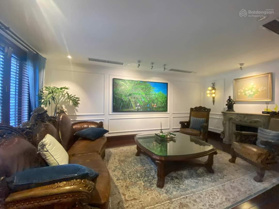 Bán nhà mặt phố Ngọc Khánh - vỉa hè kinh doanh - một mặt phố 1 mặt ngõ 31 tỷ