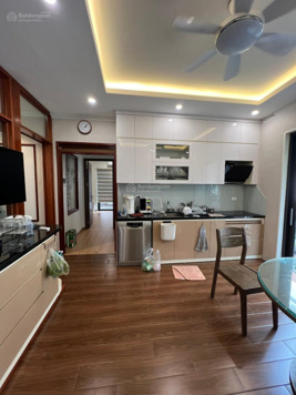 Bán nhà mặt phố Ngọc Khánh, Ba Đình, hai thoáng, mặt tiền, vỉa hè rộng, vị trí đắc địa, KD sầm uất