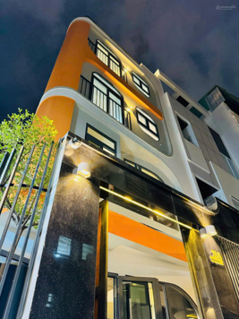 Nhà siêu đẹp 2MT Phan Tây Hồ, P7, PN. DT: 6x6.8m, trệt + Lửng + 2L, 3PN, full NT xịn. 8.390 tỷ