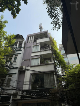 Duy nhất! Bán nhà phố Ngọc Khánh - Ba Đình, ôtô tránh kinh doanh đỉnh 59m2x5T, MT 5.2m, giá 16.5tỷ