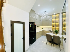 Bán nhà mặt phố Nghi Tàm DT 45m2 x 5 tầng mặt tiền 4m giá 25 tỷ có thương lượng vị trí cực đắc đia