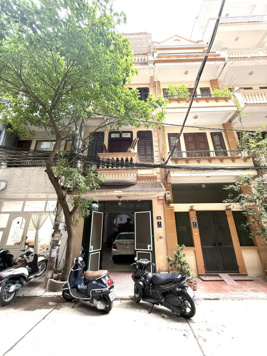 Bán nhà Chùa Láng 50m2 4 tầng phân lô ô tô tránh, kinh doanh 17.3 tỷ Đống Đa
