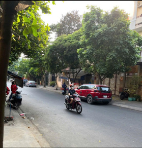 Cần bán nhà căn đôi đã tách thành 2 sổ(có thể bán lẻ từng căn) MT hẻm 14 Thân Nhân Trung, Tân Bình