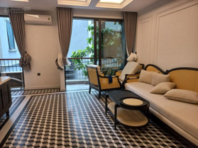 cực Hiếm ! Bán nhà phố Hoàng Hoa Thám: chỉ nhỉnh 130 tr/m2: 107m2-MTR 8,6 mét-khu sinh vật cảnh đẹp