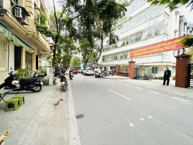 Công chứng giấy tờ tại phố Nguyễn Khắc Nhu, Ba Đình