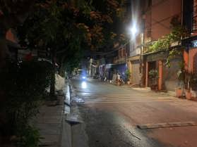 Bán đất tặng nhà-Thanh Am 45m 3 tầng mt 3,5m giá chỉ 8.3tỷ 