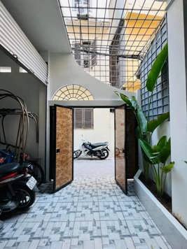 Bán nhà Kim Mã Thượng, căn góc 3 mặt thoáng sáng, sân vườn trồng cây xanh, mặt ngõ đẹp, tặng nội thất về ở ngay 🍂🍂🍂