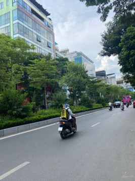 Bán toà nhà văn phòng 10 tầng diện tích 484m2 mặt tiền 16m mặt phố Lạc Long Quân, Tây Hồ, Hà Nội