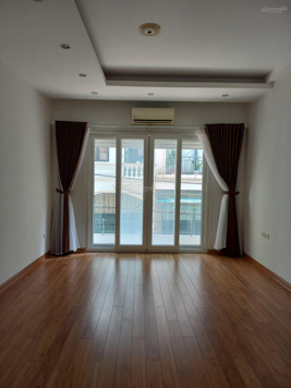 Bán nhà 4 tầng ngõ 12 Đặng Thai Mai DT 150m2 MT 6m giá bán 39.5 tỷ