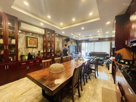 Phân lô Cát Linh - cách phố 1 nhà ô tô để trong nhà - thông số vip 62m2 x 7tầng - MT 6m - giá 20tỷ