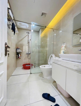 Bán nhà Hoàng Cầu, Đống Đa, sát mặt phố, view vườn hoa, ô tô đỗ cửa, kinh doanh, văn phòng