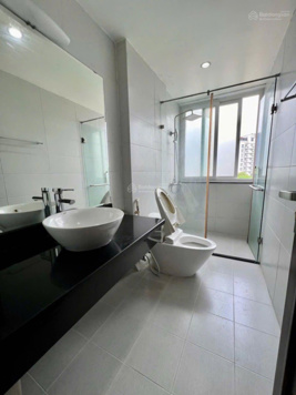 Bán toà nhà Tây Hồ mặt tiền tận 13m, nở hậu, 5 tầng thang máy xe 7 chỗ vào rộng rãi