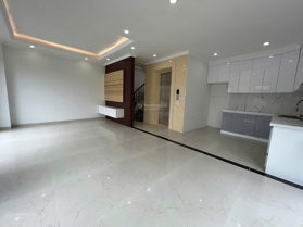 13,5 tỷ có nhà 6 tầng thang máy ngõ 343 Đội Cấn ô tô vào nhà 0974 681 333