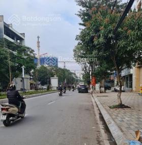 Cần bán nhà phân lô ôtô tránh KD sầm uất vỉa hè rộng Phố Giang Văn Minh DT 66m x 5T MT 5,5m, sát MP