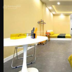 Tôi chính chủ cần bán trực tiếp khách mua nhà Văn Cao 45m2 7T giá hơn 11 tỷ 1 tí giá thương lượng