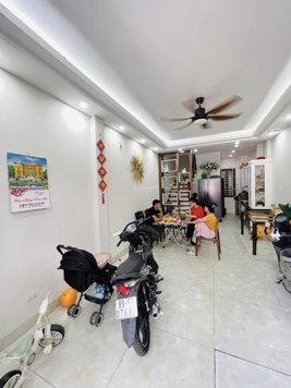 Bán nhà Ba Đình, sổ đỏ 31/36m2, 5 tầng, mặt ngõ riêng chỉ hơn 6 tỷ. Lh 0972 174 959