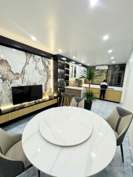 Cần bán nhà 5 tầng Xuân La - Ô tô vào nhà, 65m2, trước nhà rộng,cách mặt phố 50m - giá siêu tốt