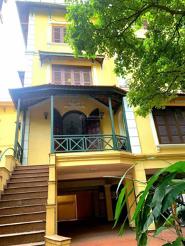 Bán biệt thự 200m2 ô tô vào sân phố Tây Hồ, Quảng An LH 0948 298 889