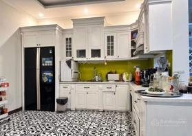 Nhà đẹp phố Cao Bá Quát, gần cột cờ Hà Nội: 42m, 6 tầng, mặt 4.2m, ba bước ra phố, hiếm.