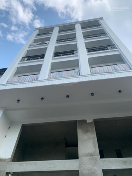 Bán tòa nhà CHDV Cho thuê quận Tây Hồ 270m2, 8 Tầng giá 126 Tỷ.