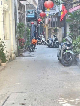 NHÀ MẶT NGÕ ĐÊ LA THÀNH - ĐỐNG ĐA - 5 TẦNG - SÁT PHỐ
