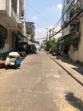 Bán dãy nhà trọ sổ hồng 180m2 - diện tích xây dựng 312m2 nở hậu L, gần cầu Điện Biên Phủ