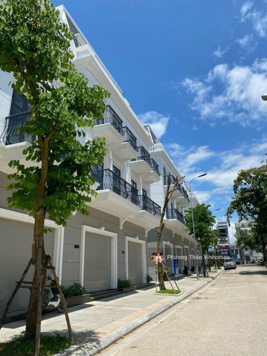 Chuyển nhượng căn Shophouse 75m2 tại Vincom Shophouse Điện Biên