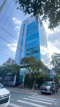 Tòa nhà cho thuê văn phòng nằm trong trung tâm Quận 7, ngay cạnh Lotte Mart đường Nguyễn Thị Thập