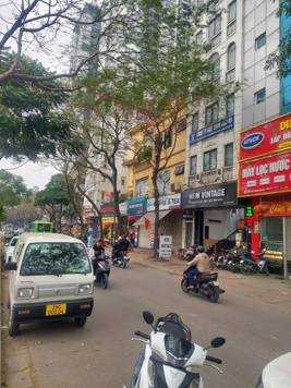 Bán tòa nhà mặt phố Vũ Tông Phan - Thanh Xuân - Hà Nội 310m2 x 9 tầng x MT 11m giá 133 tỷ