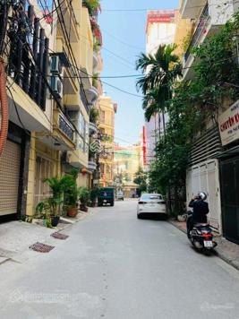 Bán gấp nhà phân lô - 121 Chùa Láng, Đống Đa 55m2, 5 tầng, ô tô tránh nhau, giá 17 tỷ