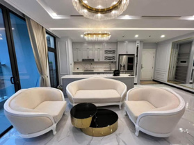 Cần tiền làm ăn cần bán gấp CH 127m2, 3PN, BC Đông Nam, nhà TK đẹp, bán gấp giá rẻ