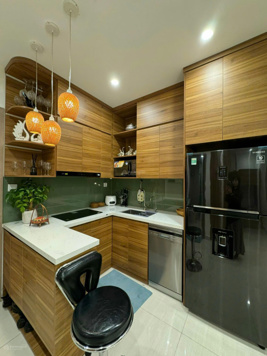 Chính chủ bán căn 1N + tòa S1 tầng trung view đẹp, NT full, BC hướng ĐN, DT 42,9m2. Giá 2,6 tỷ nét