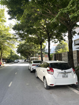 Bán biệt thự Thành Phố Giao Lưu - Lô góc full nội thất cao cấp