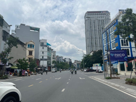 Bán nhà mặt phố Huỳnh Thúc Kháng 51 tỷ 110m2 xây 4,5 tầng lô góc 3 mặt thoáng vị trí đẹp kinh doanh