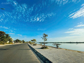 Nhất cận thị, nhị cận giang, tam cận lộ lô đất TTTP Đông Hà, view cầu Bình Minh, MT nhựa rộng 30m