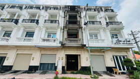 Bán nhà 1 trệt 3 lầu mặt tiền chợ Cái Vồn, Thị xã Bình Minh