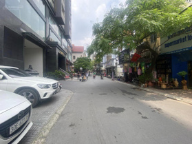 Chính chủ cần bán nhà ngõ 165 Thái Hà mặt ngõ to như mặt phố vỉa hè máy bay đỗ đêm ngày