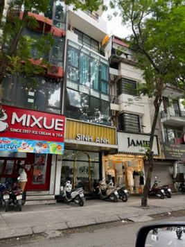 Tôi chính chủ bán nhà mặt phố Chùa Láng, đang cho thuê 500 tr/năm, 40/45m2, 4T, 24.3 tỷ