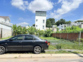 Bán đất sát Đ.Phạm Hùng, gần trường cao đẳng nghề Phường 9 Vĩnh Long. Đất thổ cư 120m2, có sổ riêng