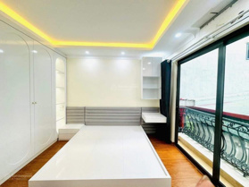 Phố Láng Hạ - 20m ra MP Láng Hạ - 6 tầng thang máy - chủ tặng lại toàn bộ nội thất - giá 12.7 tỷ