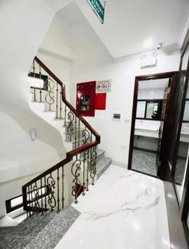 Bán hoa hậu phân lô phố Nguyên Hồng 64m2 MT 5.3m x 8 tầng đường 2 ô tô tránh, dòng tiền ổn định