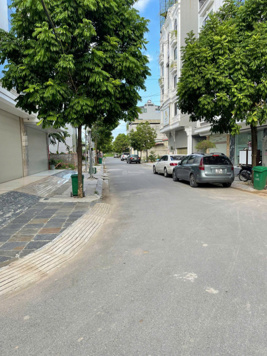 Bán đất phân lô, xây dựng 7 tầng, vị trí vàng hòe thị 2 mặt thoáng