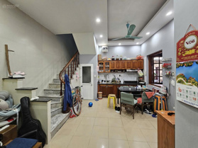 Bán nhà nhà Đê La Thành, Đống Đa 10m ra phố ô tô tránh 40m2x5 tầng SĐCC 7.5 tỷ